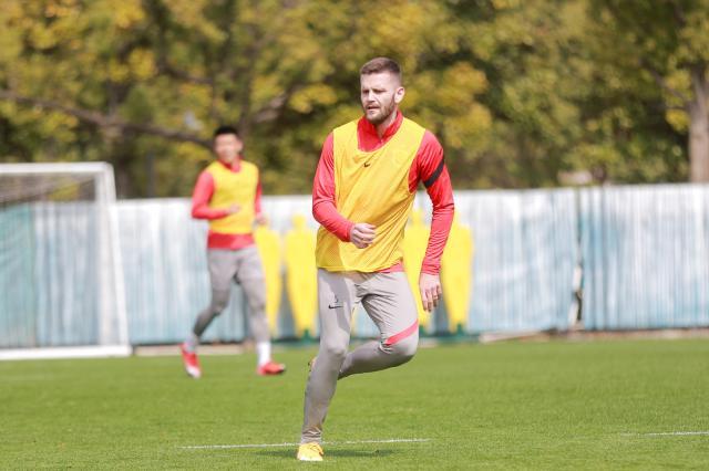 官方网站-海港外援中卫手术方案出台 下周中在里昂接受动刀